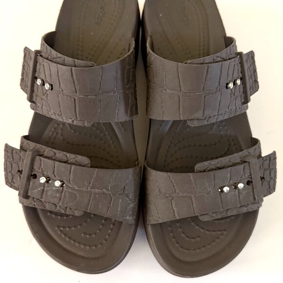CROCS Women's Brooklyn Buckle Platform Sandals - Picture 2 of 5